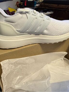 adidas Men's White Athletic Running Shoes 8